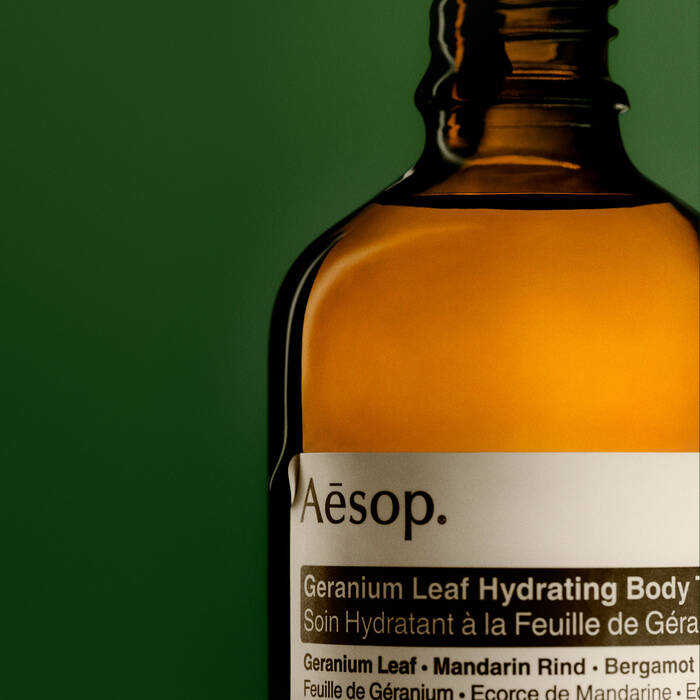 Aesop_Geranium_Leaf_Hydrating_Body_Treatment_100mL-NGL_In-Situ_03_Texture_2000x2000px